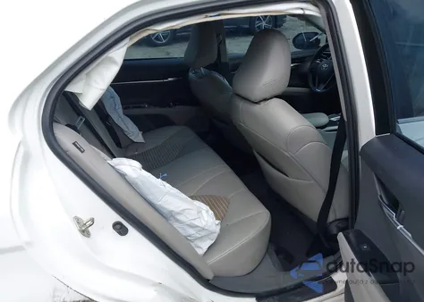2018 Toyota Camry Se z USA, uszkodzony, nr VIN 4T1B11HK4JU129267